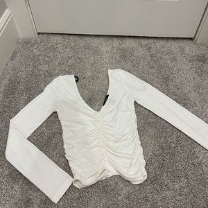 White long sleeve basic- cropped fit